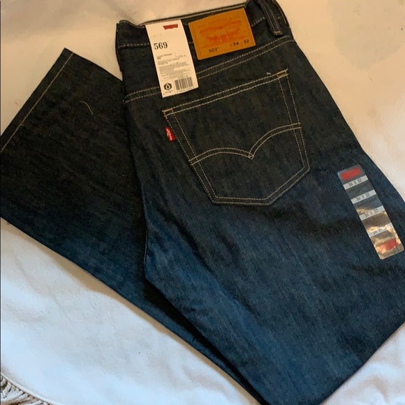 Levi's Other - 569 Levi jeans size 34x32